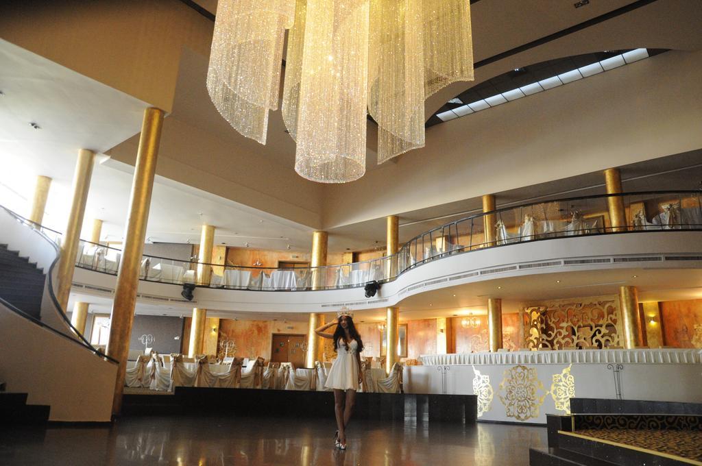 Hotel Magic Gt Trivale Piteşti Exterior foto